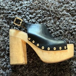 High heel wooden and leather clogs